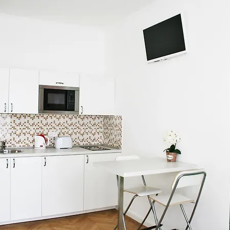 Lea Apartment *